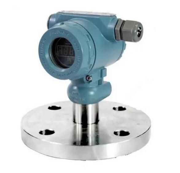 Intelligent direct mounted static pressure level transmitter